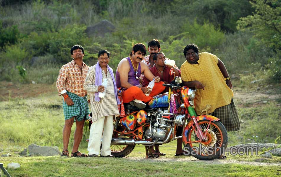 Govindudu Andarivadele Movie Stills - Sakshi