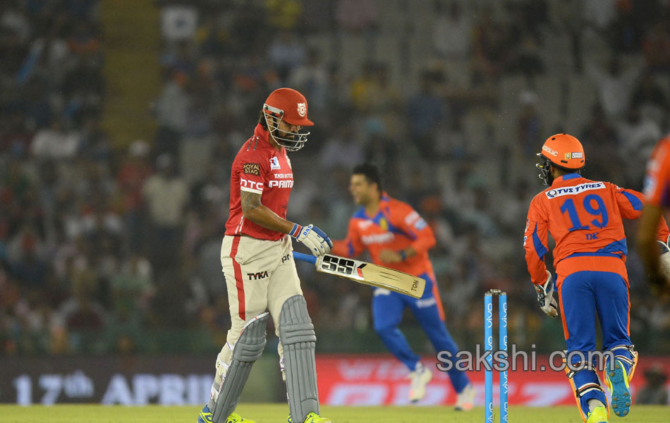 Gujarat lions won the match - Sakshi