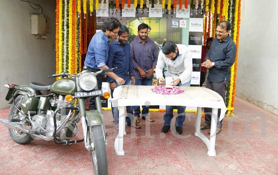 Jr NTR Presents Janatha Garage Bike to Winner - Sakshi