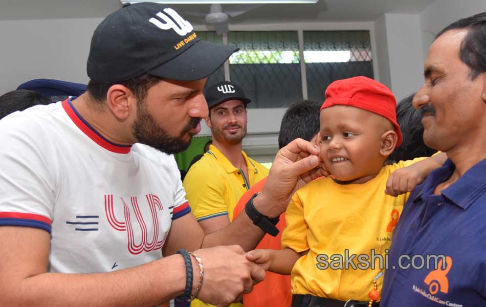 Yuvraj Singh spends time with cancer afflicted children