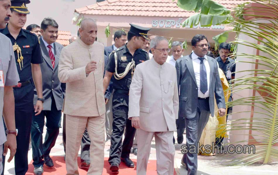President pranab mukherjee to visit Yadagiri gutta - Sakshi