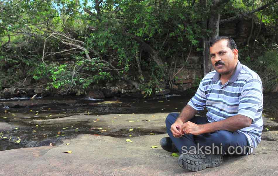 Erracandanam smugglers in seshachalam forest