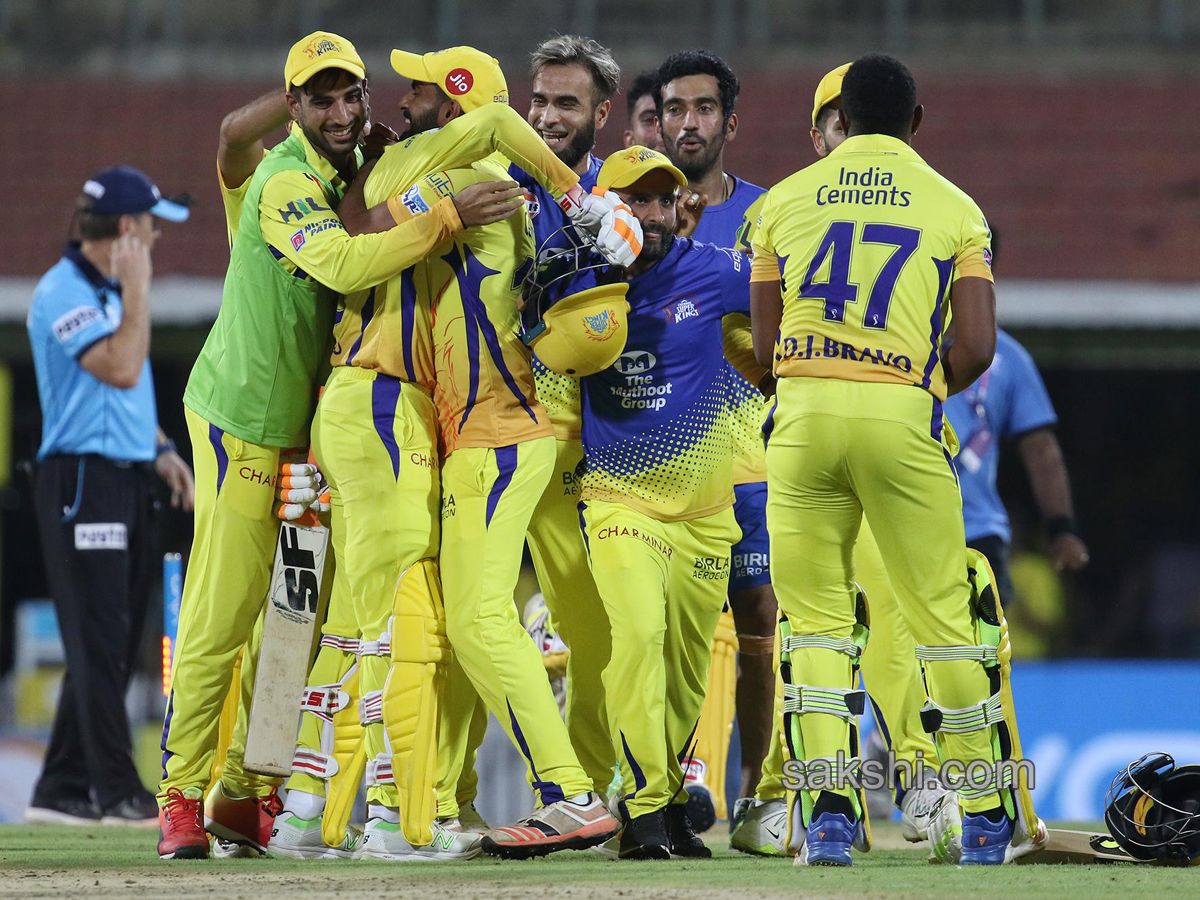 chennai super kings beat kkr-5 wickets  - Sakshi