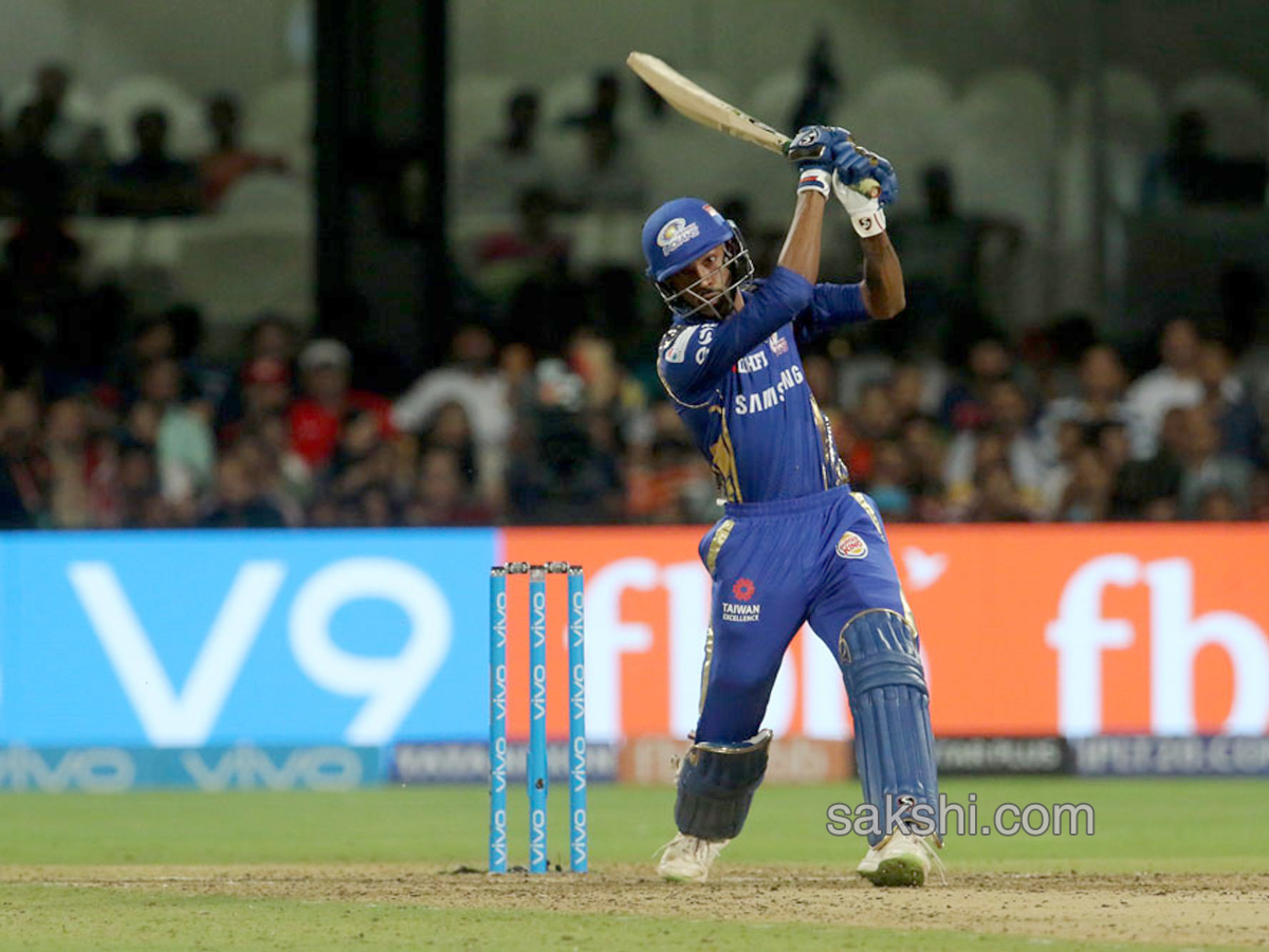 royal challengers bangalore won 14 runs - Sakshi