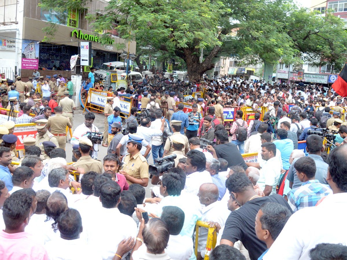  DMK supporters gather outside Kauvery Hospital Photo Gallery - Sakshi