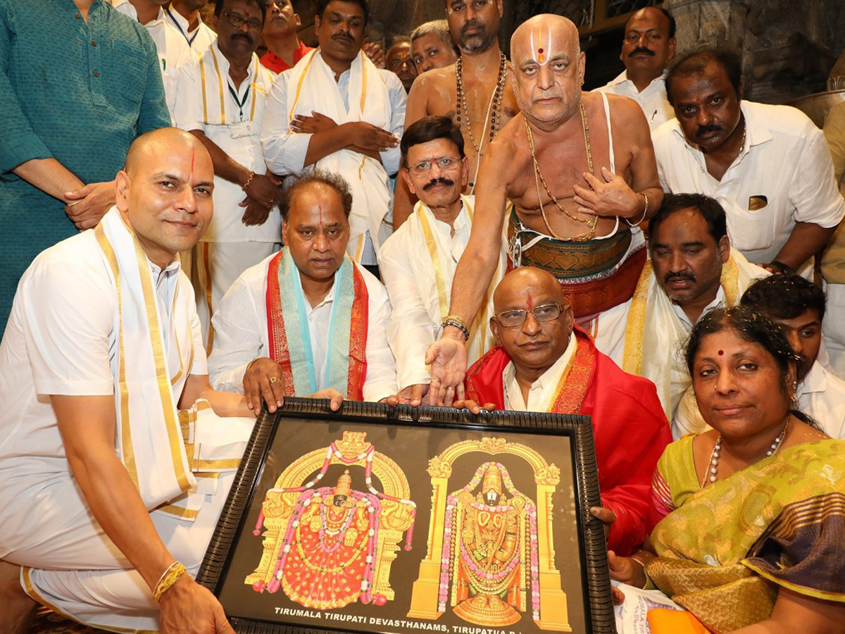 YV Subba Reddy Takes Oath As TTD Chairman In Tirupati Photo Gallery - Sakshi