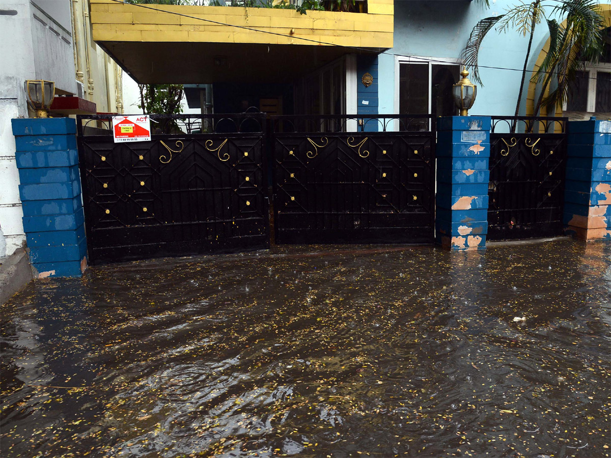 Heavy Rain in Hyderabad Photo Gallery - Sakshi