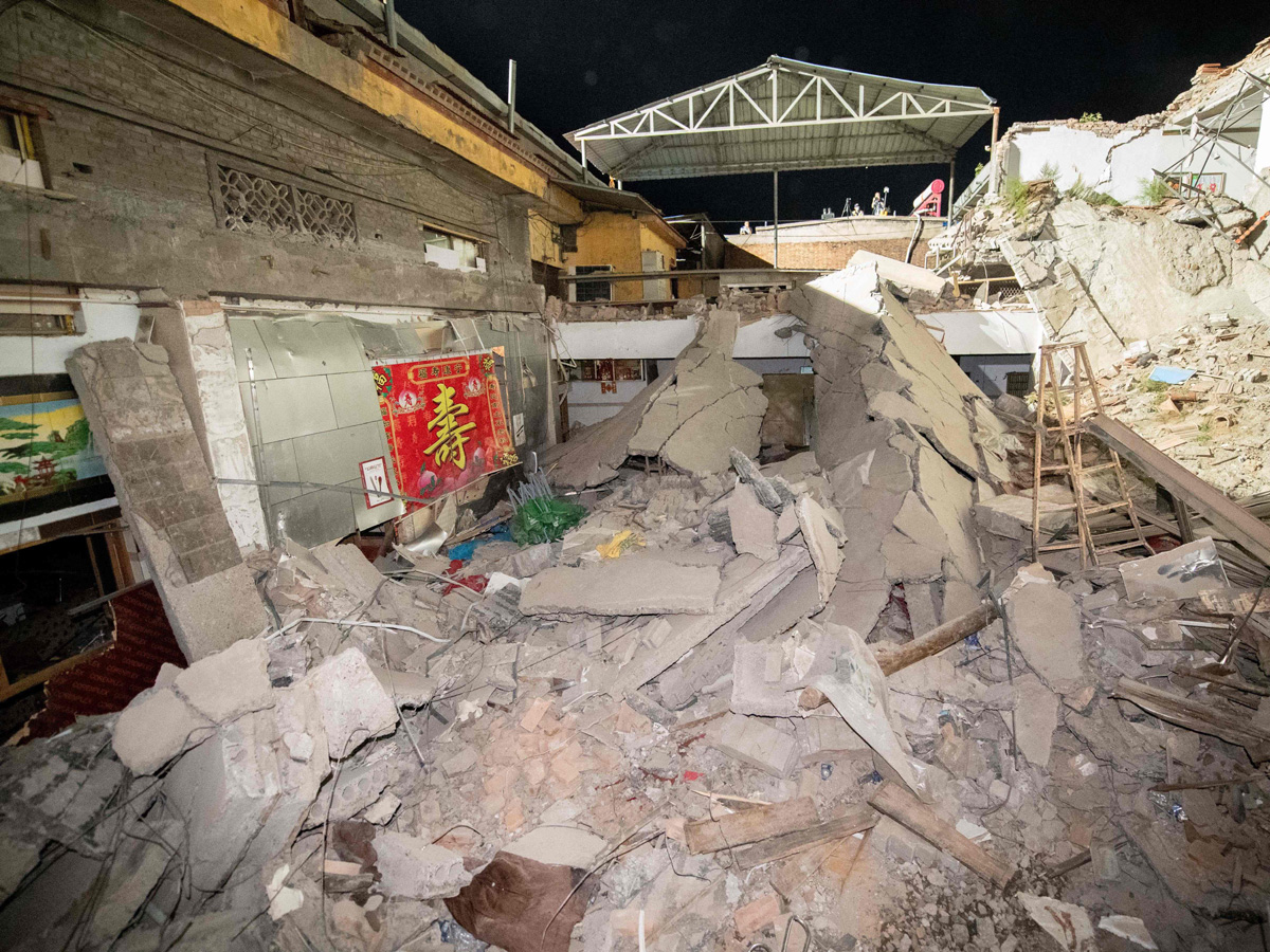  Restaurant Collapses In China Photo Gallery - Sakshi