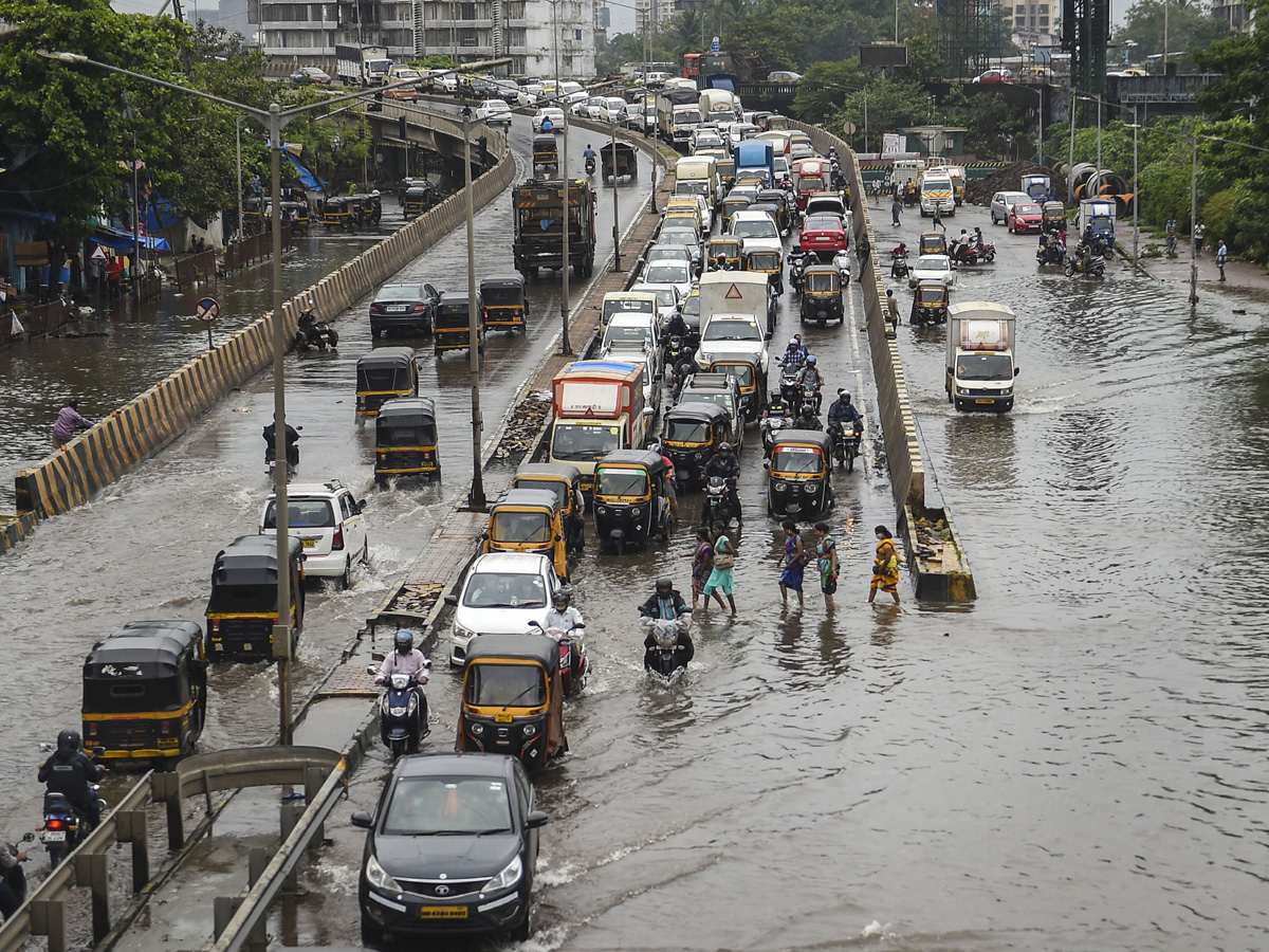 Heavy Rain In Mumbai - Sakshi