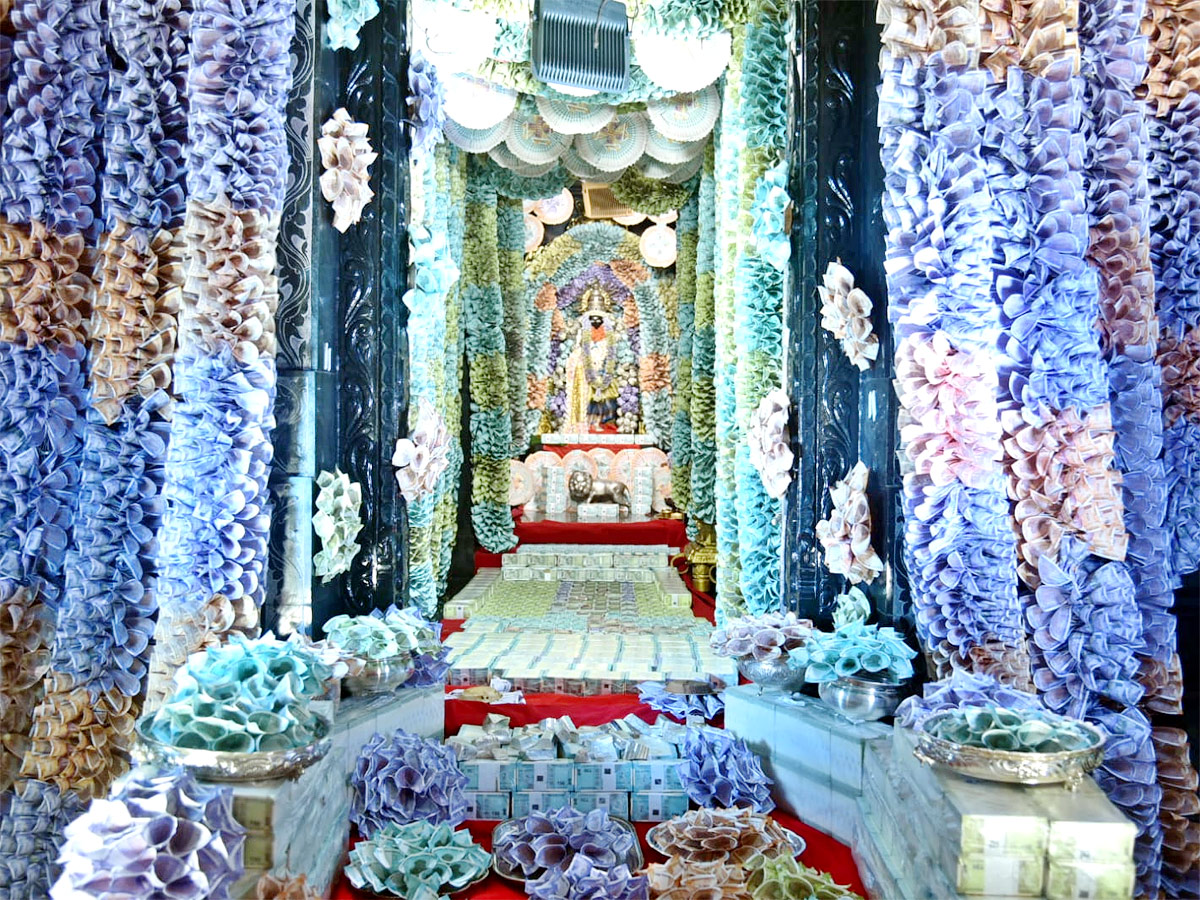 Nellore Srivasavi Kanyakaparameshwari Decoration Photo Gallery - Sakshi