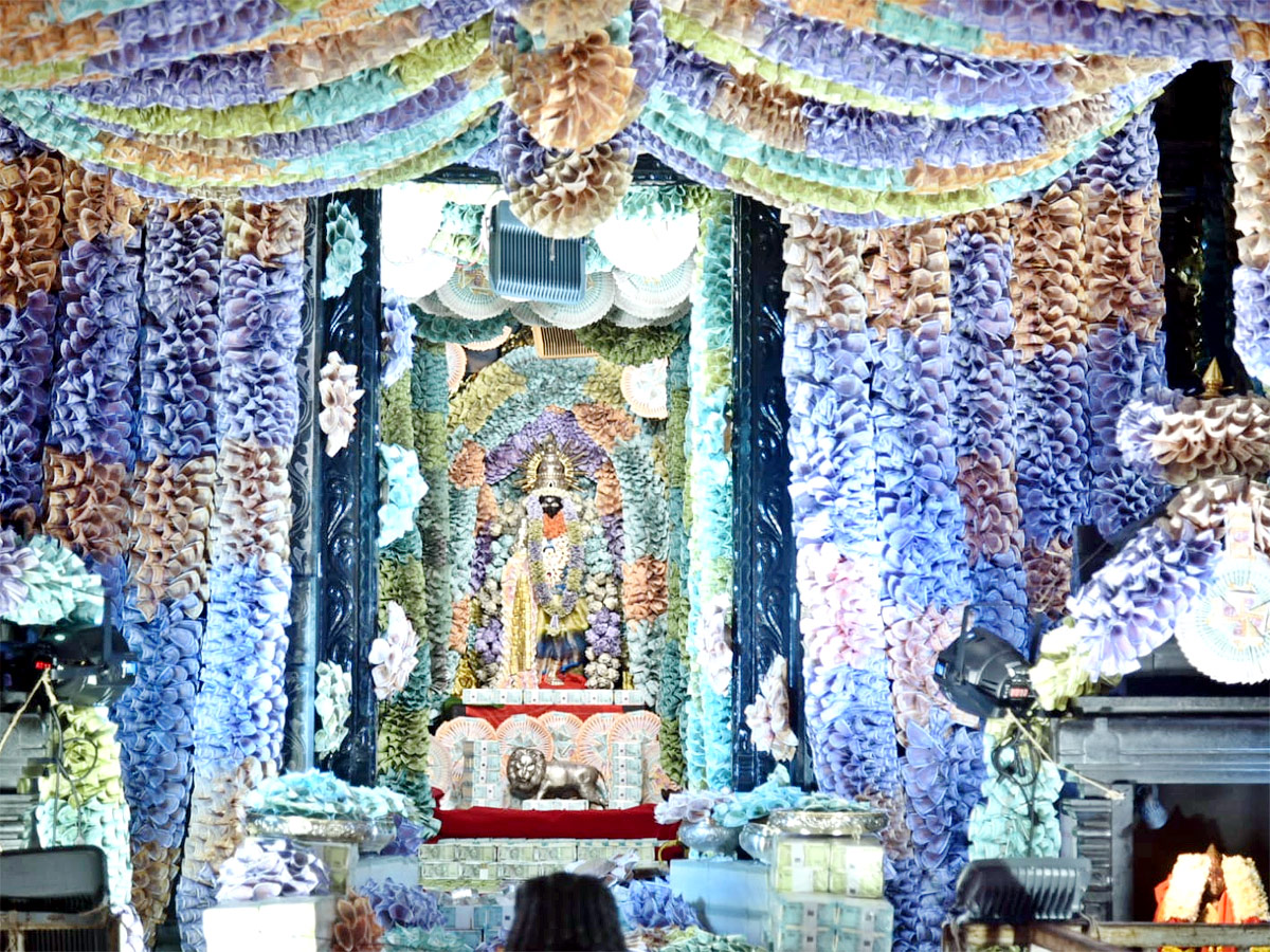 Nellore Srivasavi Kanyakaparameshwari Decoration Photo Gallery - Sakshi