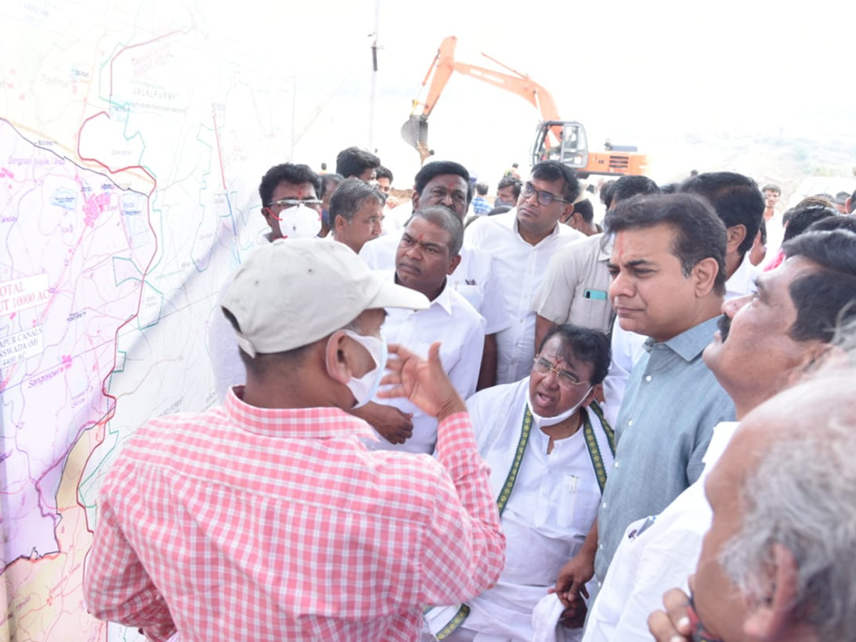  Minister KTR laid foundation stone for Siddapur Reservoir works at Nizamabad Photo Gallery - Sakshi