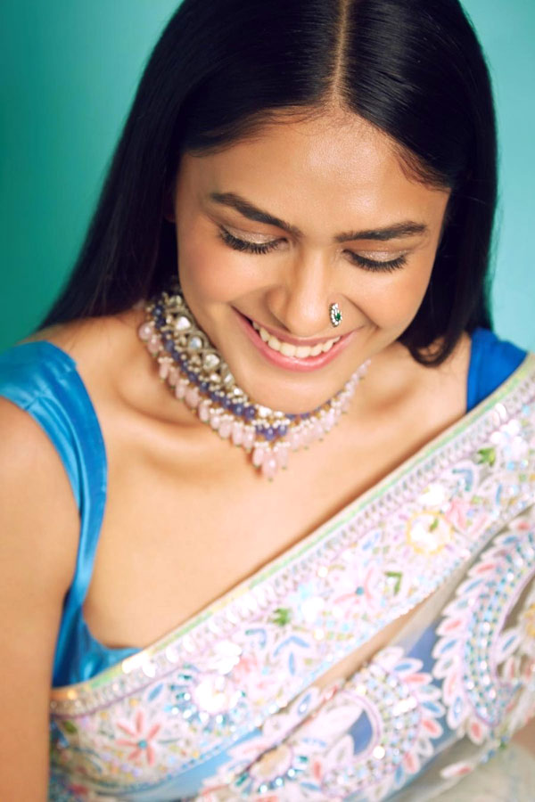 Bollywood Actress Mrunal Thakur Photo Gallery - Sakshi