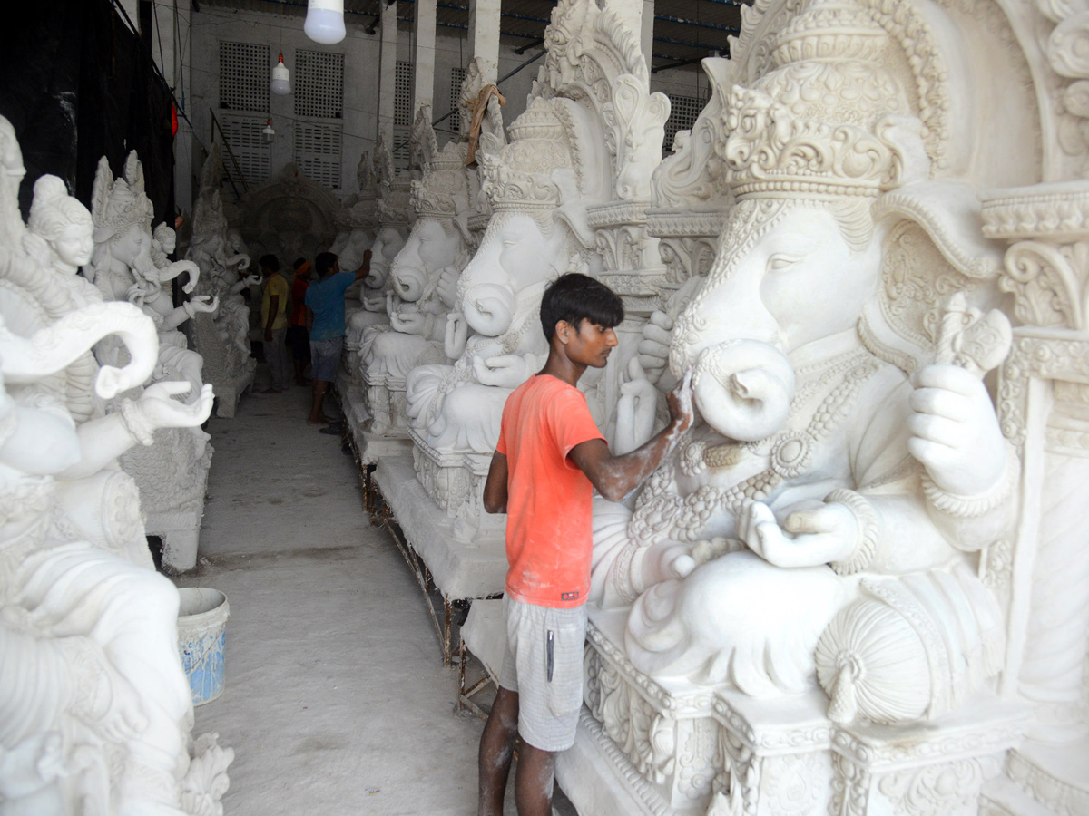 Making Clay Ganesh Idols In Vijayawada Photo Gallery - Sakshi