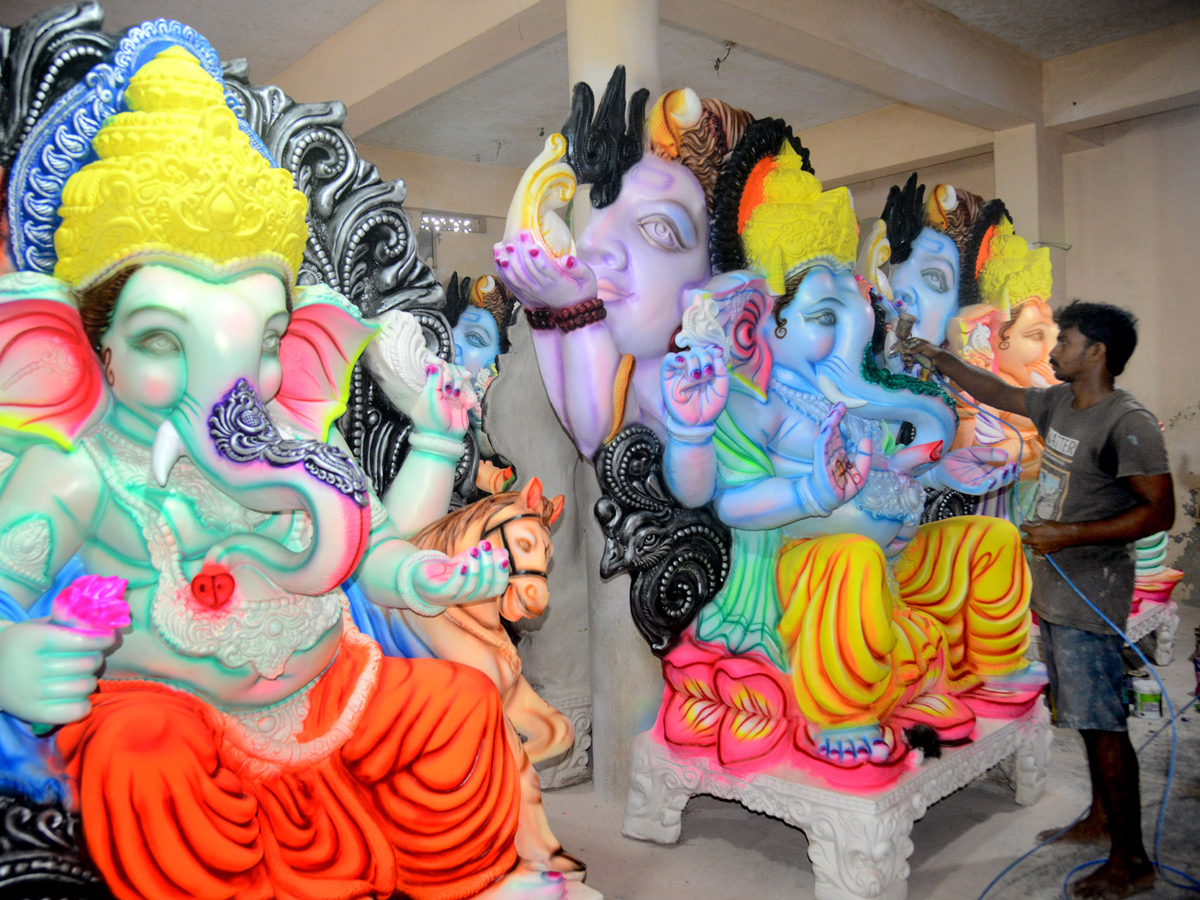 Making Clay Ganesh Idols In Vijayawada Photo Gallery - Sakshi