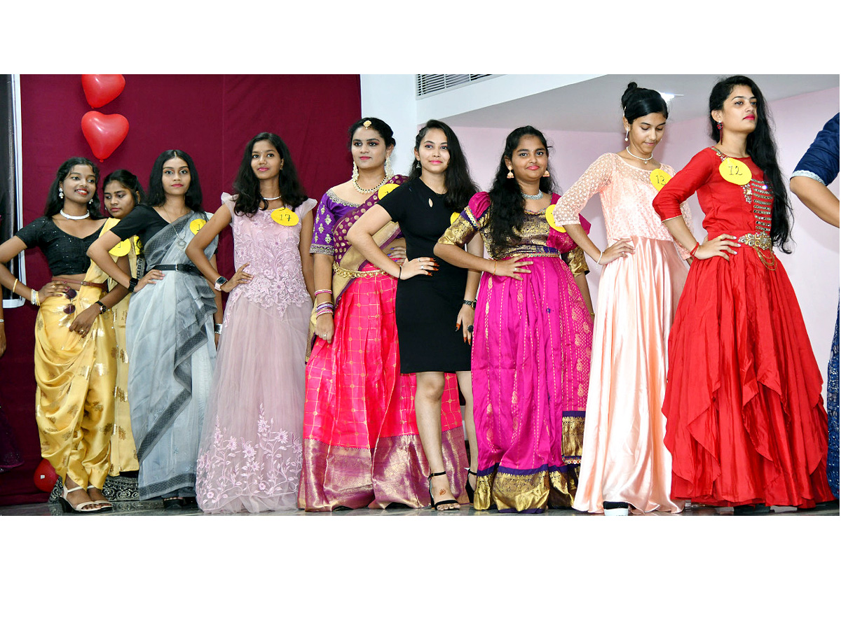 Miss Maris Stella College Students Fashion Show Photo Gallery - Sakshi