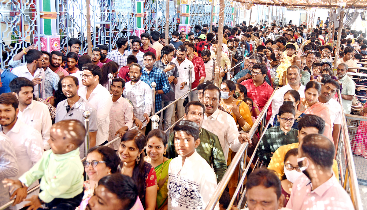 Keesaragutta Ramalingeswara Swamy Temple Mahashivratri Celebrations - Sakshi