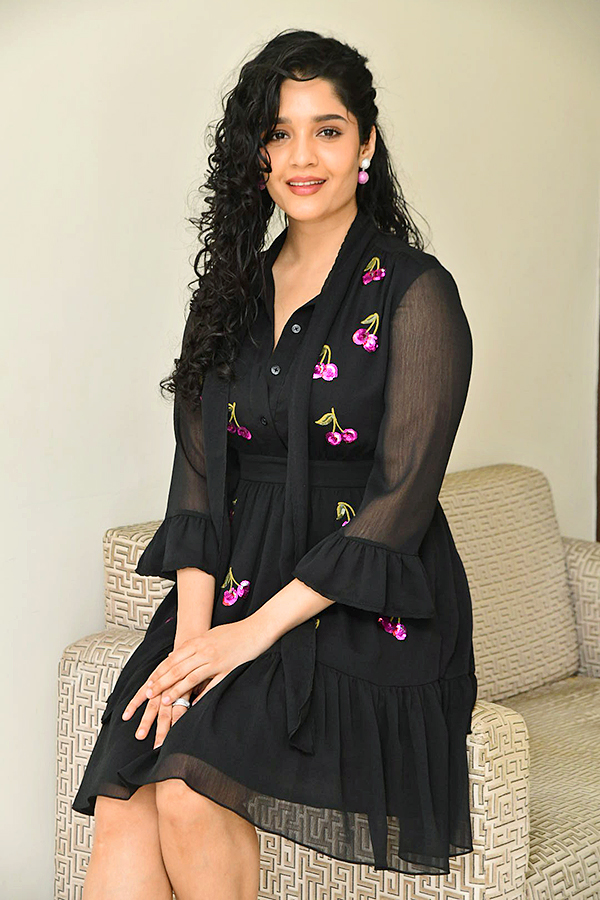 Ritika Singh Latest Pictures - Sakshi