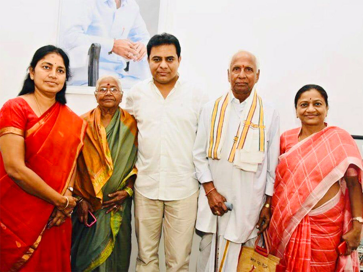 Minister KTR Unseen and Rare Images - Sakshi