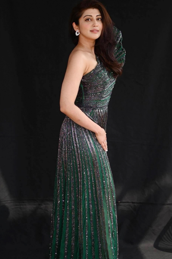Indian Actress Pranitha Subhash Latest HD Photo Gallery - Sakshi