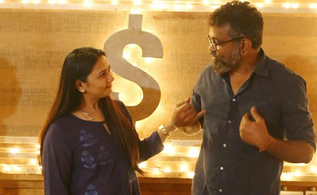Director Sukumar Thabitha 14 Years Of Marriage Rare Photos - Sakshi