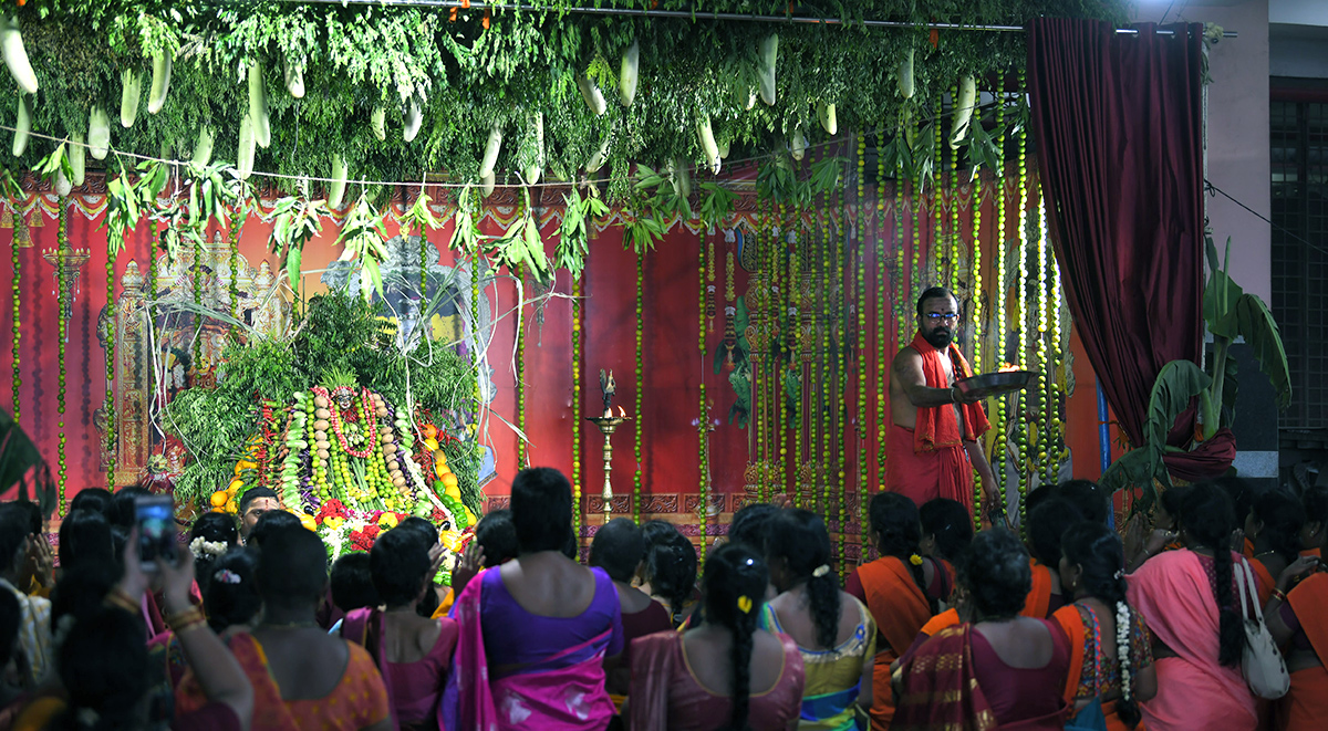 Shakambari Utsavalu Started in Vijayawada - Sakshi