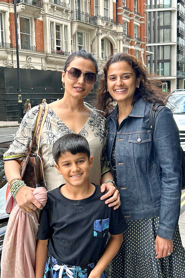 Super Star Mahesh Babu Enjoying Vacation With His Family Photos - Sakshi
