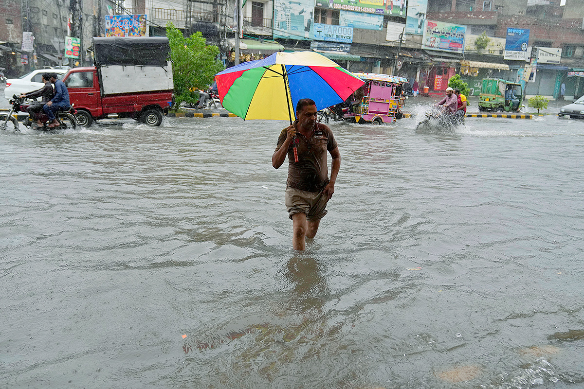 Monsoon New Spell Heavy Rainfall in Lahore - Sakshi