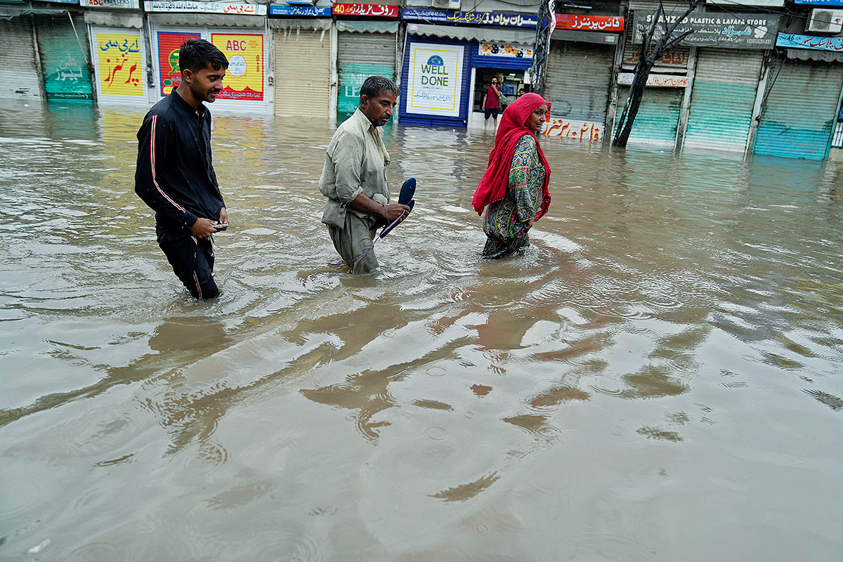 Monsoon New Spell Heavy Rainfall in Lahore - Sakshi