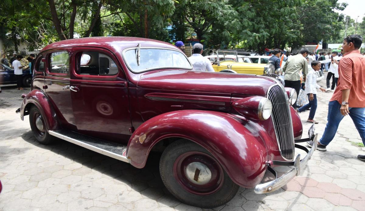 Vintage Vehicles Automobile Display At Sanjeevaiah Park - Sakshi