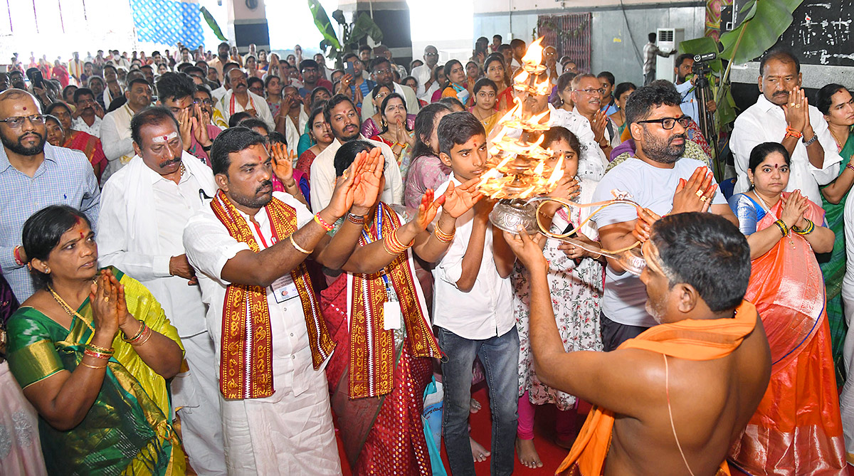 Navaratri Utsavalu Celebration 2023 at Vijayawada - Sakshi