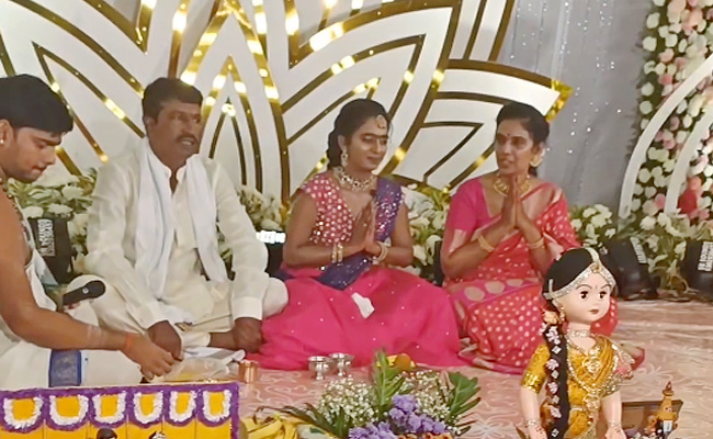 Pushpa Actress Kalpalatha Daughter Engagement PHotos Viral - Sakshi