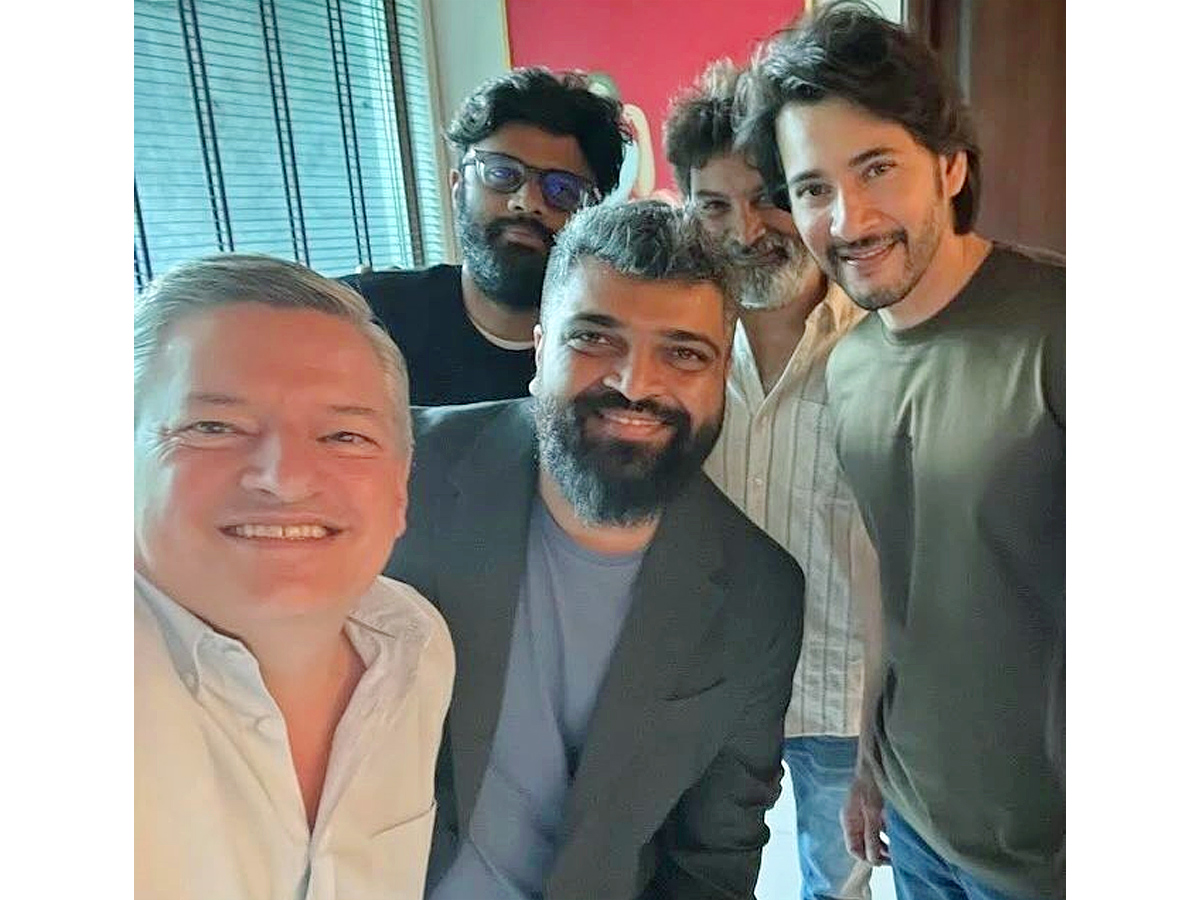 Allu Arjun, Mahesh Babu and Prabhas meet Netflix CEO Ted Sarandos Photos - Sakshi