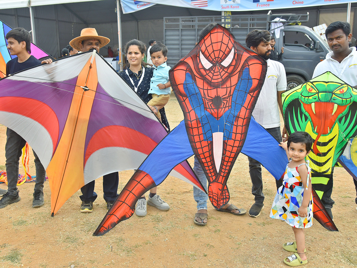 International Kite Festival At Parade Grounds At Hyderabad Photos - Sakshi