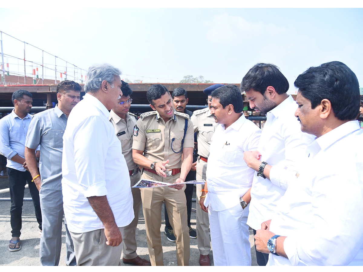 Arrangements for unveiling Ambedkar statue in Vijayawada Photos - Sakshi