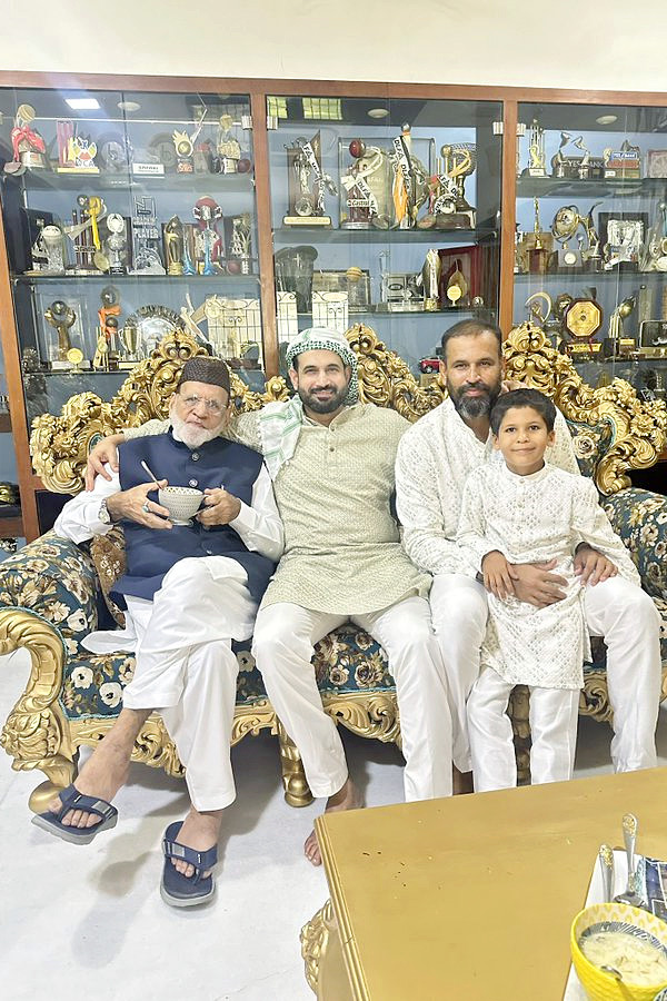Cricketers celebrates Ramadan Photos - Sakshi