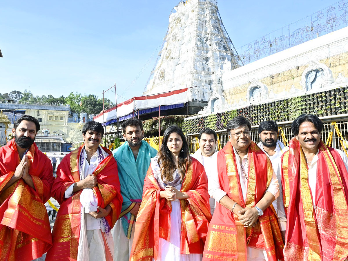 Geetanjali Team Visited to Tirumala Photos - Sakshi