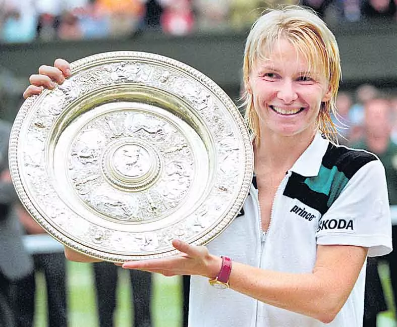 Jana Novotna: Former Wimbledon champion dies at age of 49 - Sakshi - Sakshi