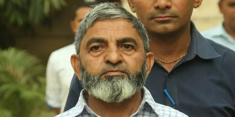 Main conspirator in 2002 Akshardham temple attack case held in Gujarat - Sakshi