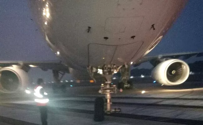 Riyadh bound Saudia flight stuck on Lucknow runway following technical glitch - Sakshi