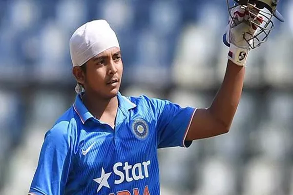 Prithvi Shaw named captain for Under-19 World Cup - Sakshi