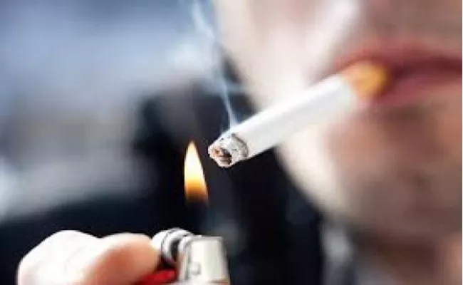 Smoking just one cigarette a day increases heart attack and stroke risk - Sakshi