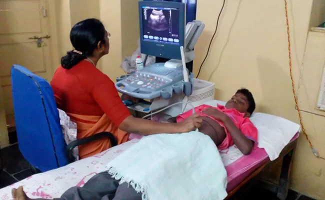 Doctor lily pushpa servicing free medical treatments - Sakshi