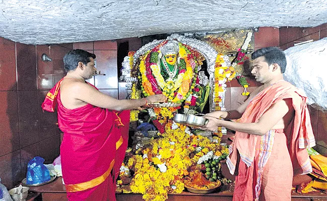Many People Visited Eadupayala Durgamma - Sakshi