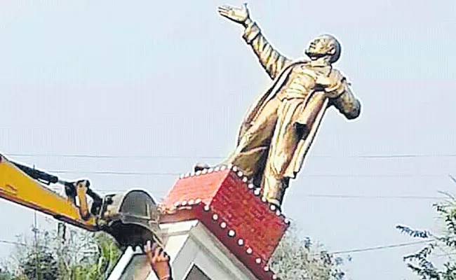 2 Lenin statues brought down in Tripura; CPM blames BJP workers - Sakshi