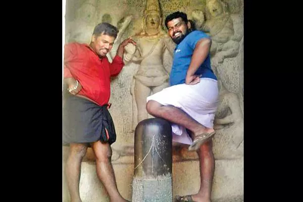 A Man With Shiva Linga Arrested In Tamil Nadu - Sakshi