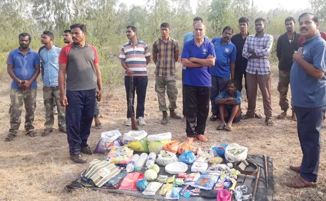 Red Wood Sandle Smugglers Attack On Police - Sakshi
