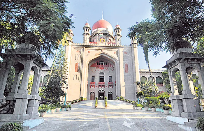  High Court anger against APNJO Ashok Babu - Sakshi
