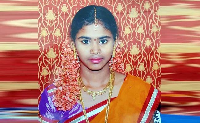 Girl Dead Body Found In East Godavari - Sakshi