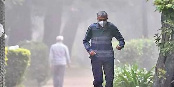 Worsening Delhi air quality fails to jolt authorities into action - Sakshi